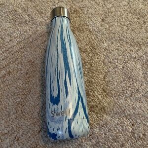 S'well Stainless Steel Insulated water bottle 17oz Santorini Blue